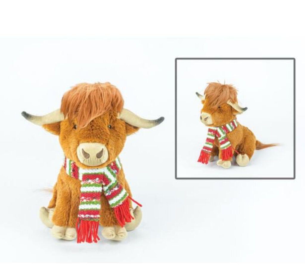 14390 Highland Cow Scarf Sitter